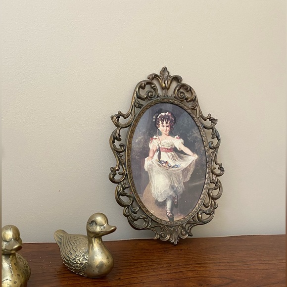 Vintage Ornate Picture Girl In Dress Made In Italy - Picture 1 of 4